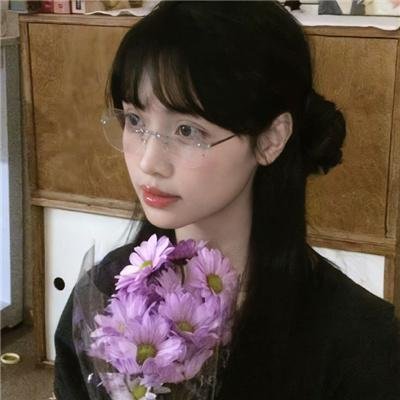 血洒万花团